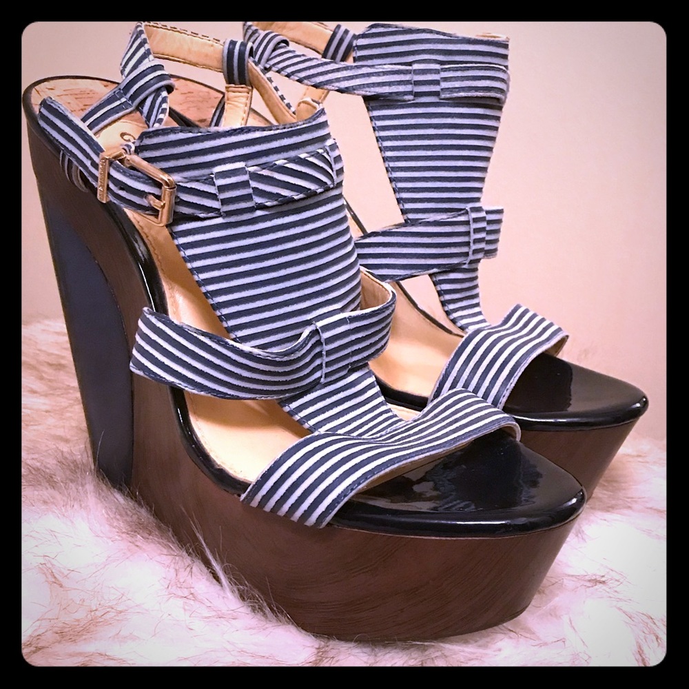 Gianni Bini wedges size 10